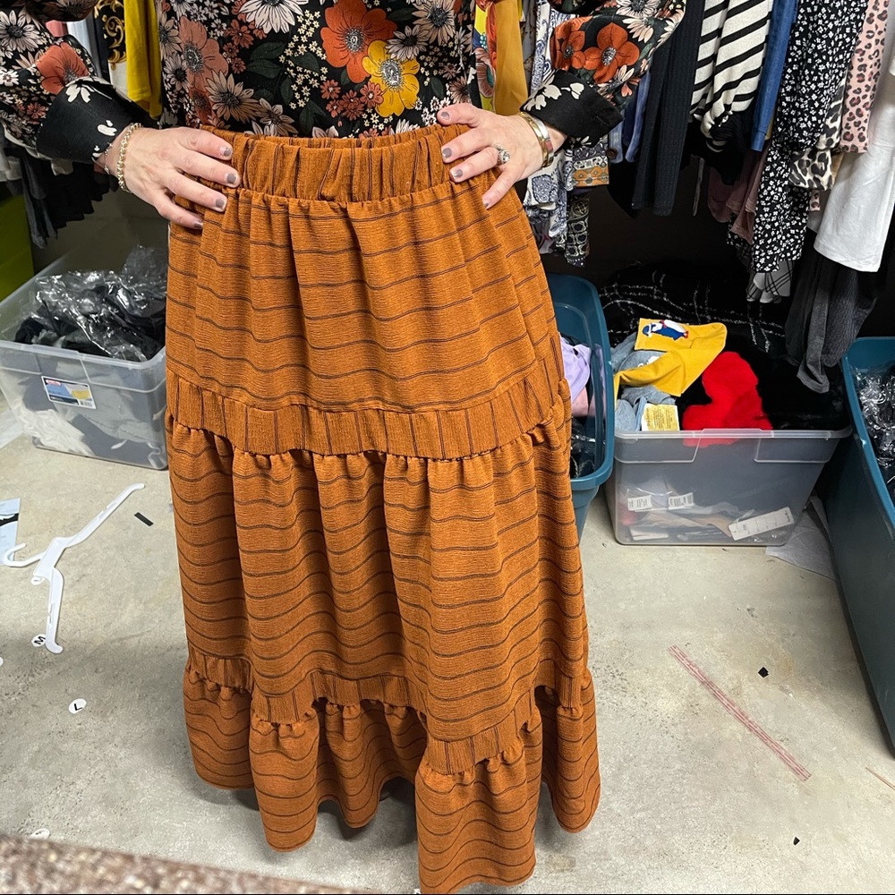 Fabulous Tiered stripe print long skirt - Picture 5 of 5